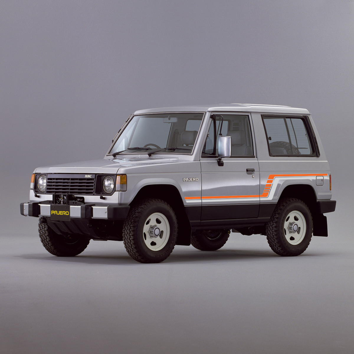 三菱 PAJERO LO40シリーズ　1982-87.10 簡易版パーツカタログ